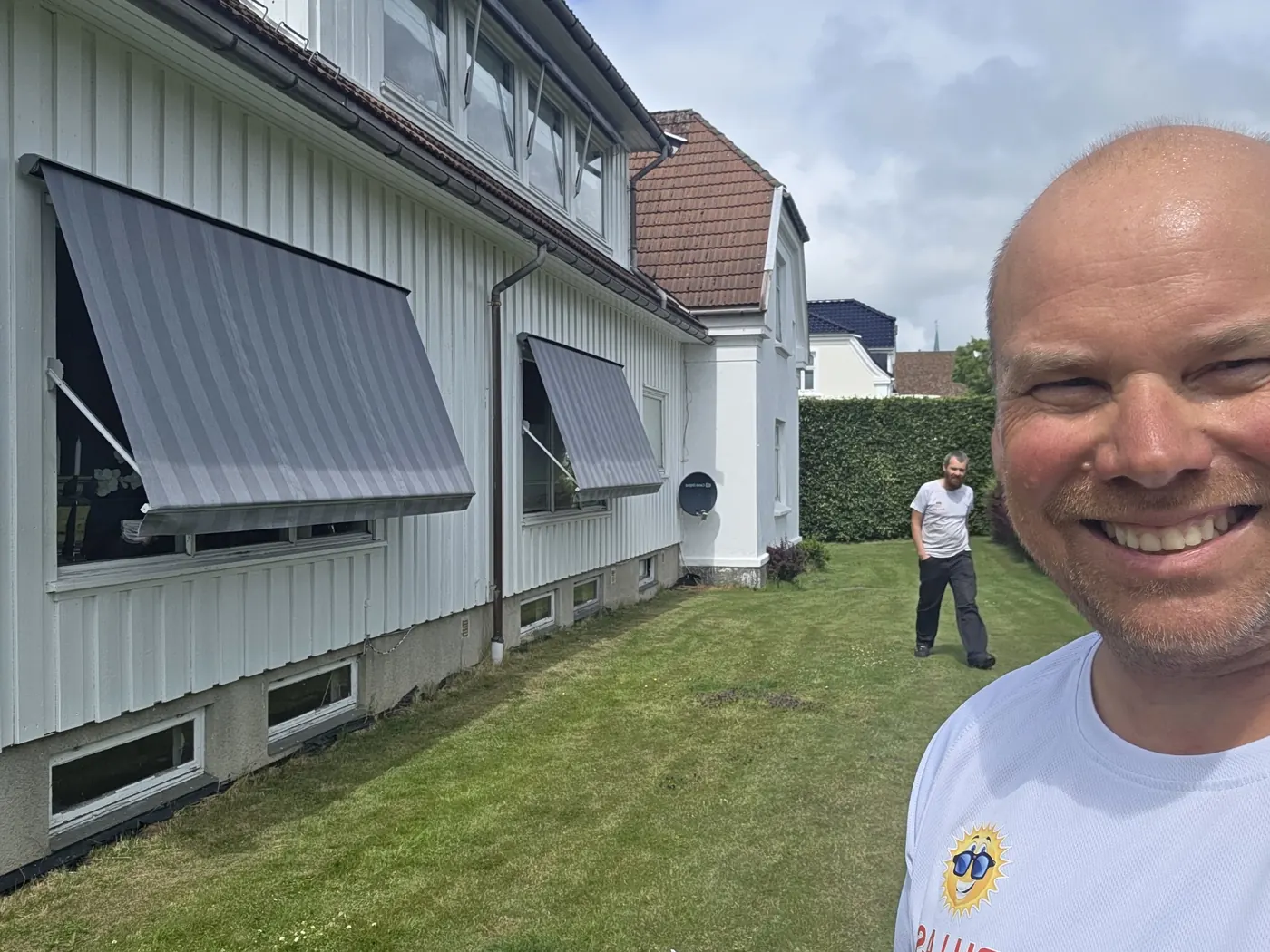 Vindusmarkiser fra REX med lys duk